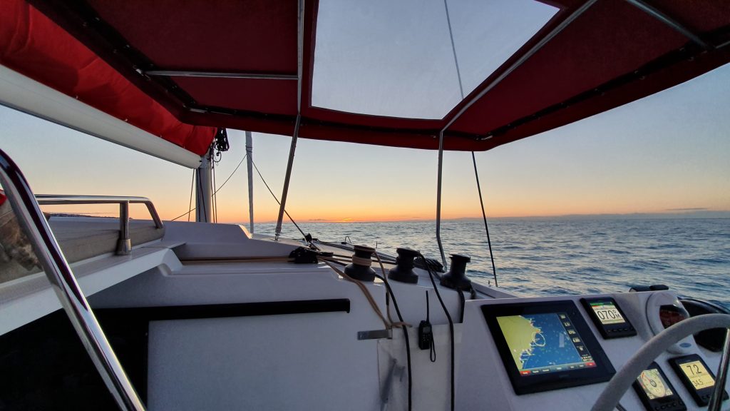 Catamarán Libertad VII en 2025 14 Vista desde el puesto de timonel