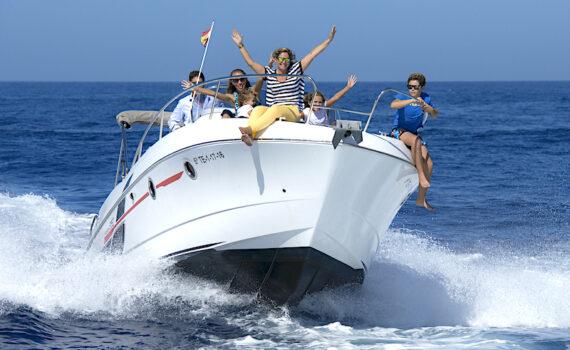 Barco Blue Jack Fun 2025 tenerife sur vacaciones islas canarias excursiones en barco los gigantes las galletas arona adeje los cristianos